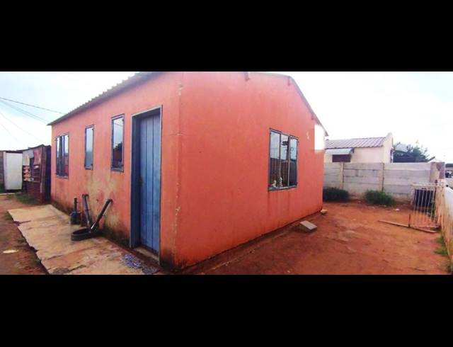 2 BEDROOM HOUSE FOR SALE IN DAVEYTON CENTRAL